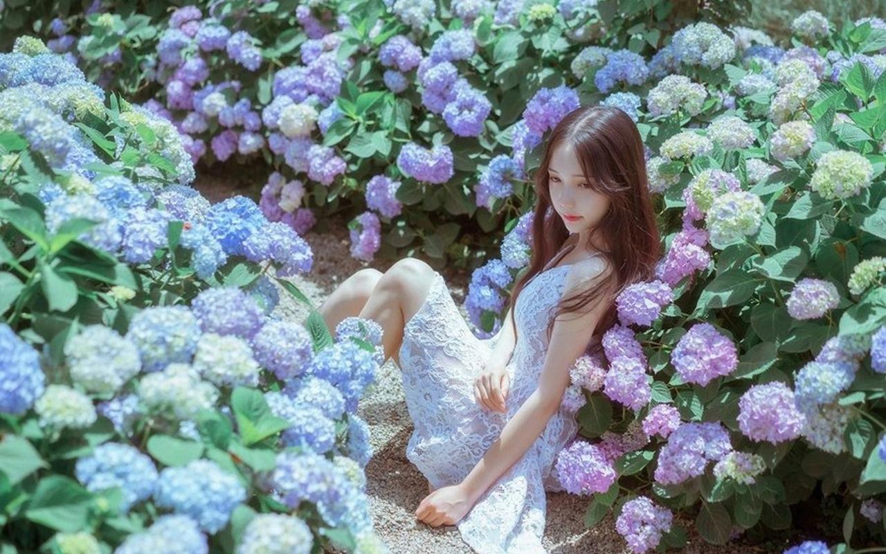 习近平主席《论教育》《习近平文化思想学习纲要》《近镜头：温暖的瞬间》繁体版在香港书展首发